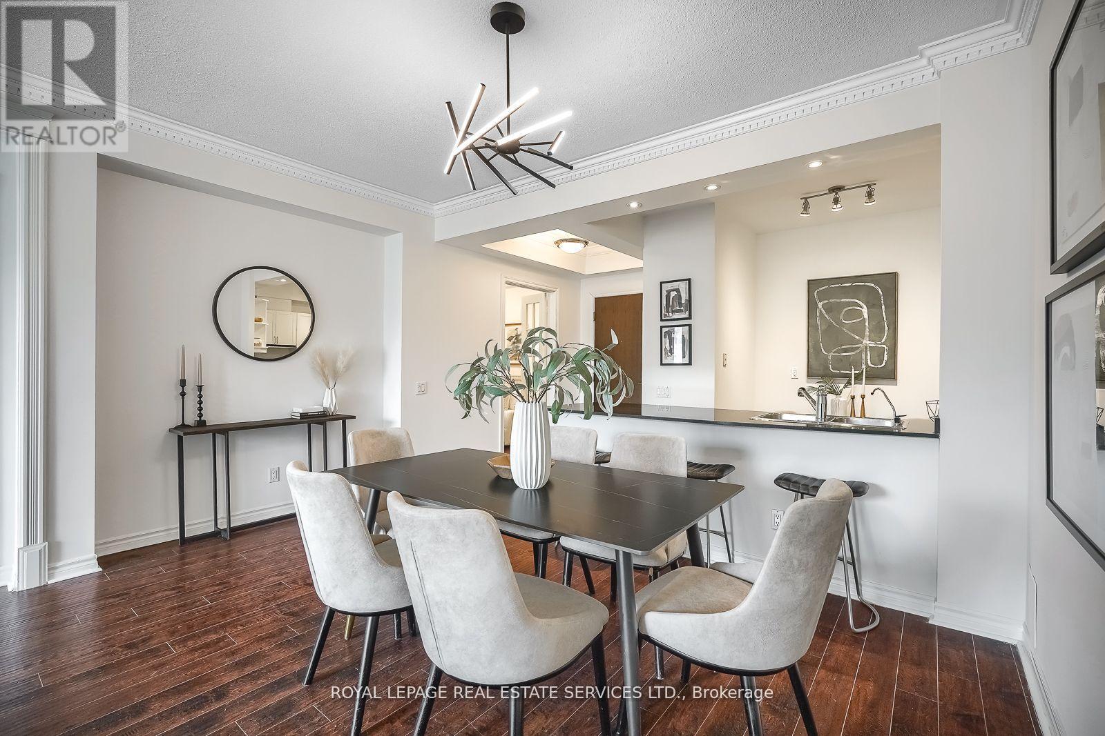 












811 - 18 WILLIAM CARSON CRESCENT E

,
Toronto,




Ontario
M2P2G6


