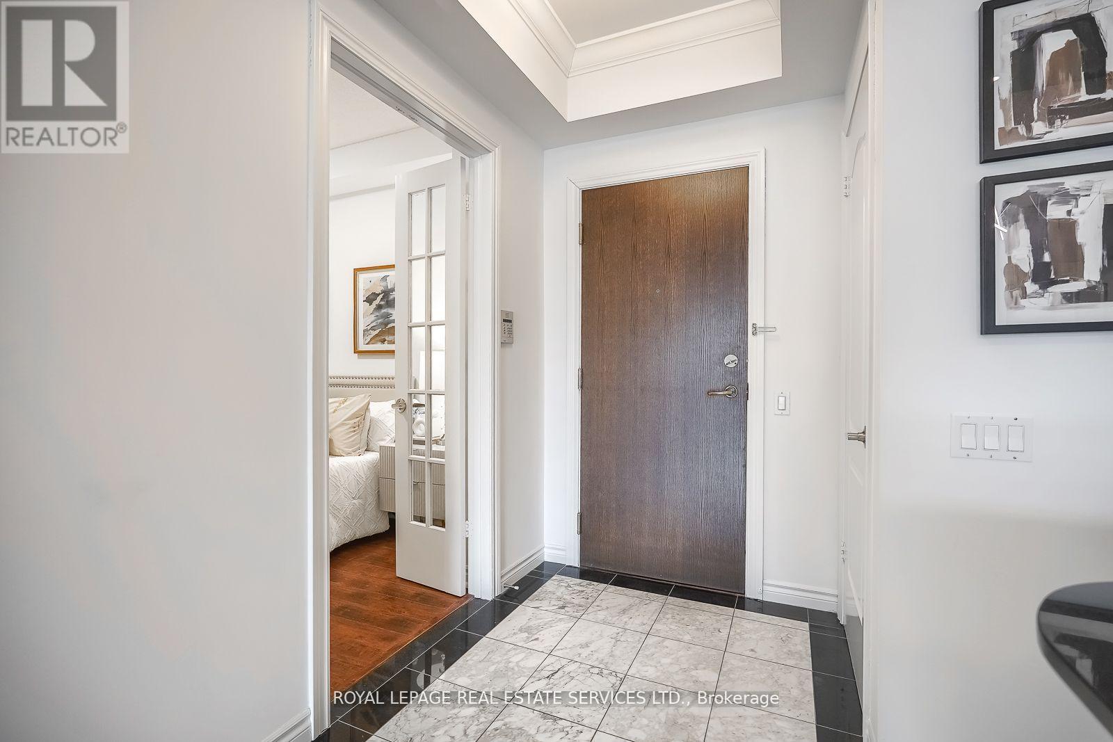 












811 - 18 WILLIAM CARSON CRESCENT E

,
Toronto,




Ontario
M2P2G6

