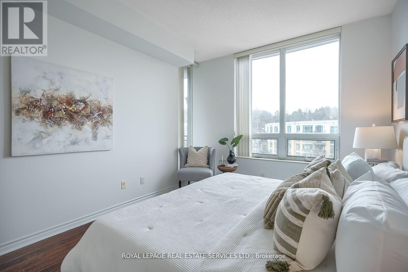 












811 - 18 WILLIAM CARSON CRESCENT E

,
Toronto,




Ontario
M2P2G6

