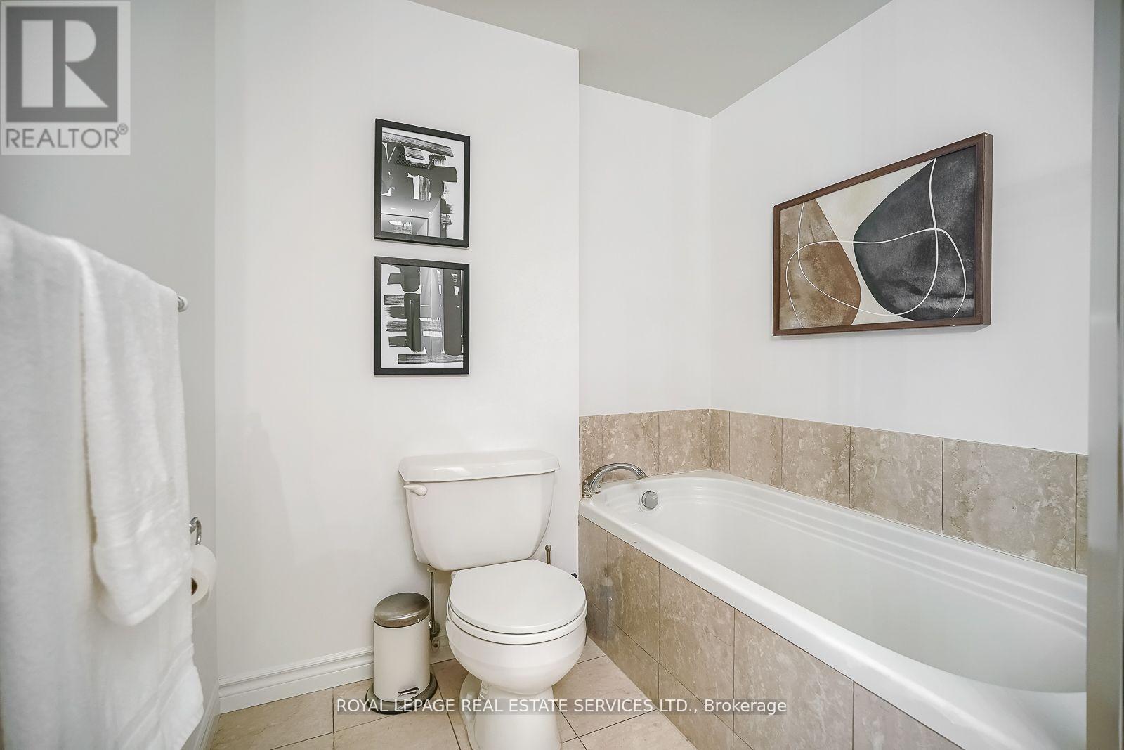 












811 - 18 WILLIAM CARSON CRESCENT E

,
Toronto,




Ontario
M2P2G6

