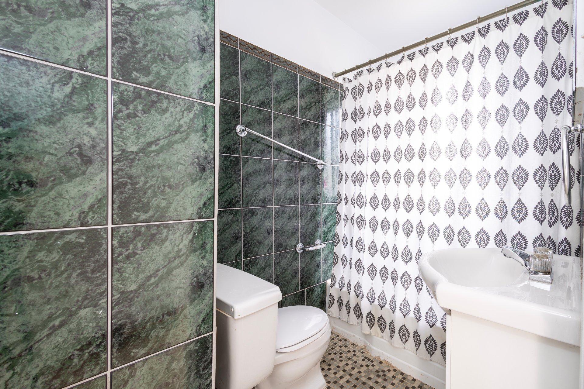 









11285


Av. Garon

,
Montréal (Montréal-Nord),




QC
H1H3T5


