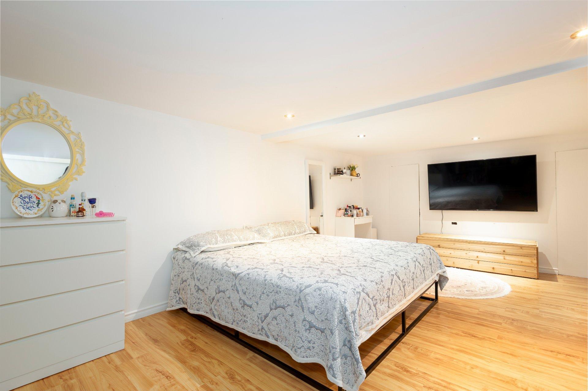 









11285


Av. Garon

,
Montréal (Montréal-Nord),




QC
H1H3T5

