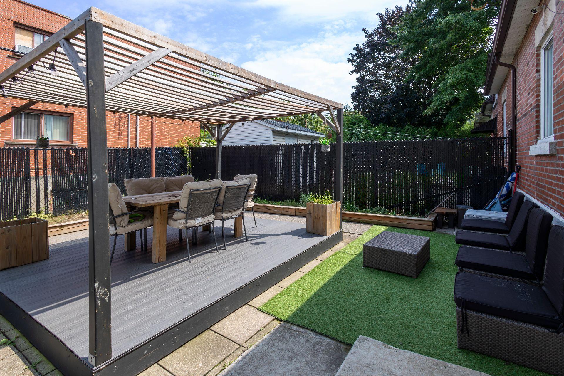 









11285


Av. Garon

,
Montréal (Montréal-Nord),




QC
H1H3T5

