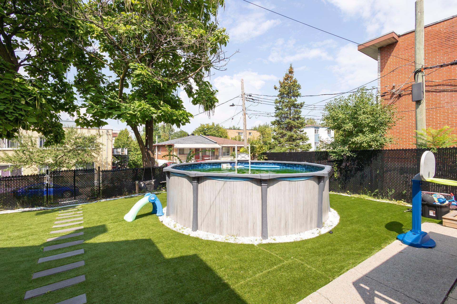 









11285


Av. Garon

,
Montréal (Montréal-Nord),




QC
H1H3T5

