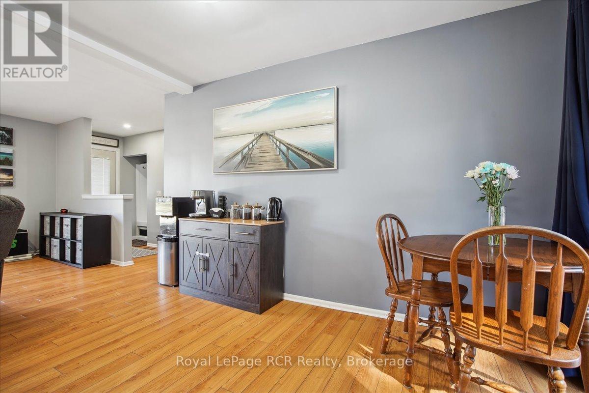 












685 5TH AVENUE W

,
Owen Sound,




Ontario
N4K5A2

