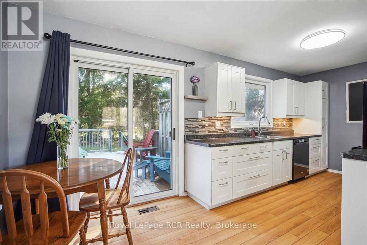 












685 5TH AVENUE W

,
Owen Sound,




Ontario
N4K5A2

