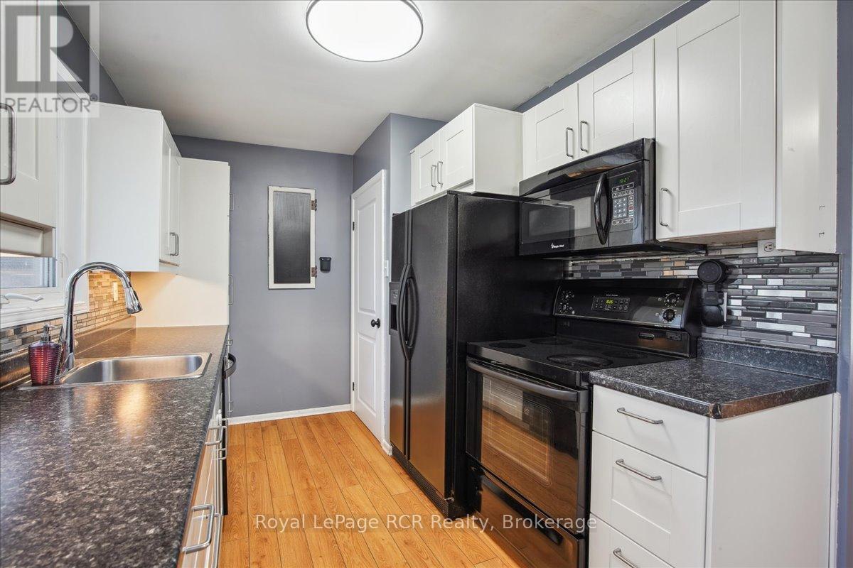 












685 5TH AVENUE W

,
Owen Sound,




Ontario
N4K5A2

