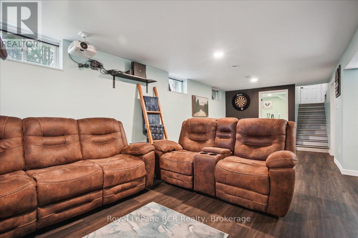 












685 5TH AVENUE W

,
Owen Sound,




Ontario
N4K5A2

