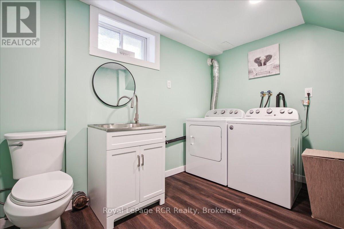 












685 5TH AVENUE W

,
Owen Sound,




Ontario
N4K5A2

