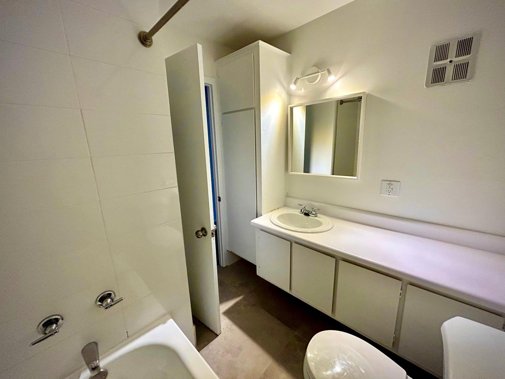 









2545


Rue Nantel

, 7,
Brossard,




QC
J4Y1R8

