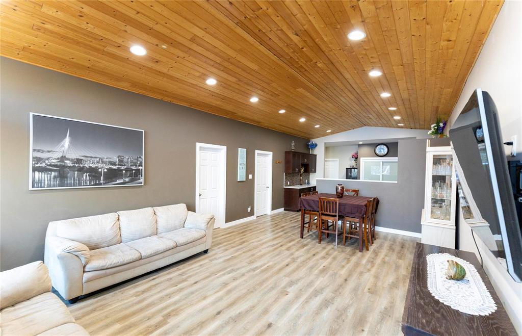 












42 COLLEEN Avenue

,
Gimli Rm,




Manitoba
R0C0C0

