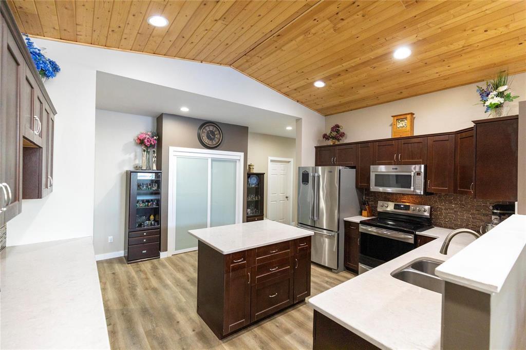 












42 COLLEEN Avenue

,
Gimli Rm,




Manitoba
R0C0C0

