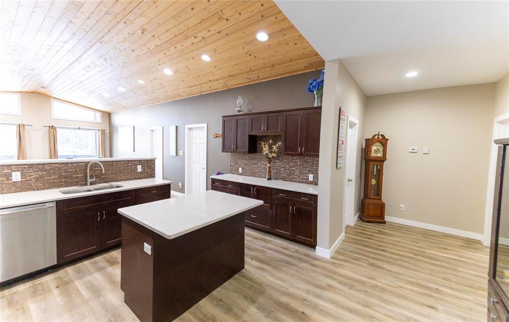 












42 COLLEEN Avenue

,
Gimli Rm,




Manitoba
R0C0C0

