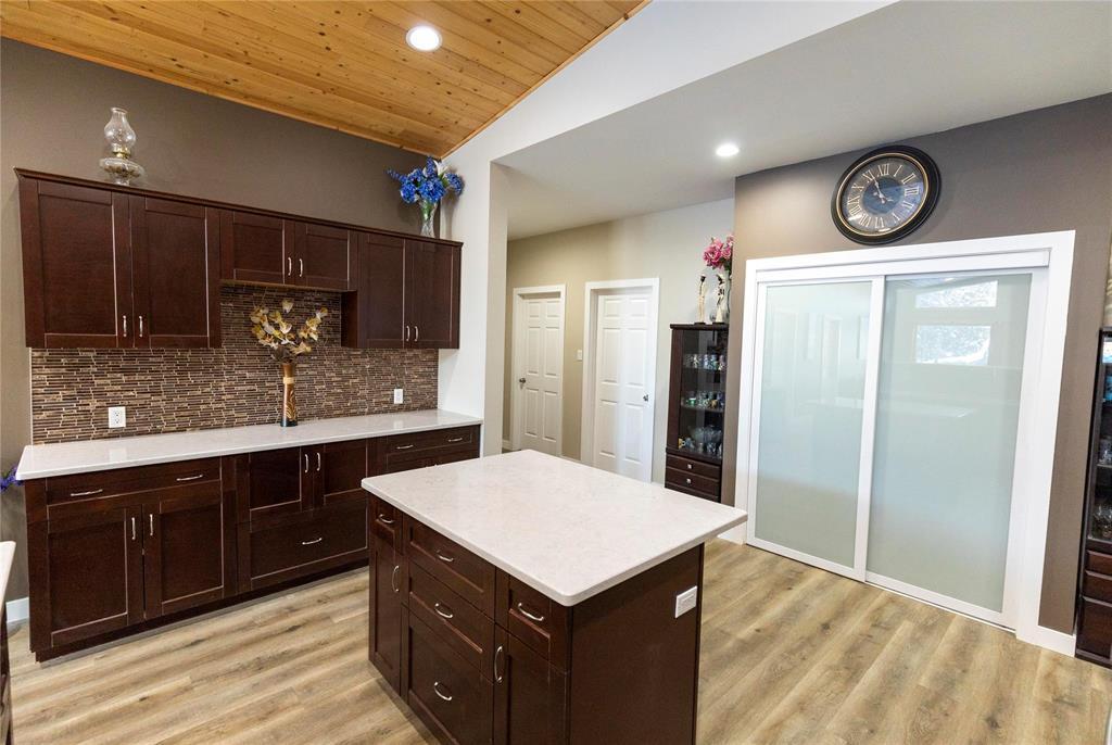 












42 COLLEEN Avenue

,
Gimli Rm,




Manitoba
R0C0C0

