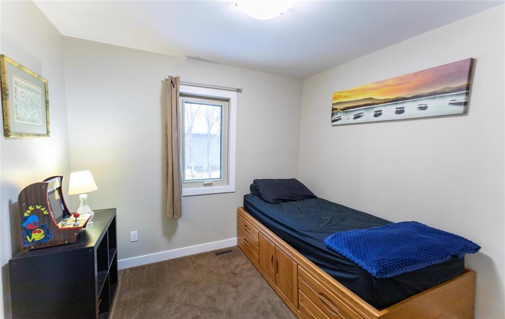 












42 COLLEEN Avenue

,
Gimli Rm,




Manitoba
R0C0C0

