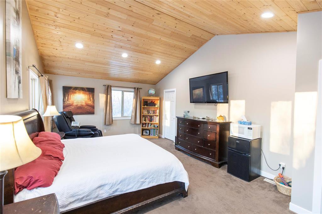 












42 COLLEEN Avenue

,
Gimli Rm,




Manitoba
R0C0C0

