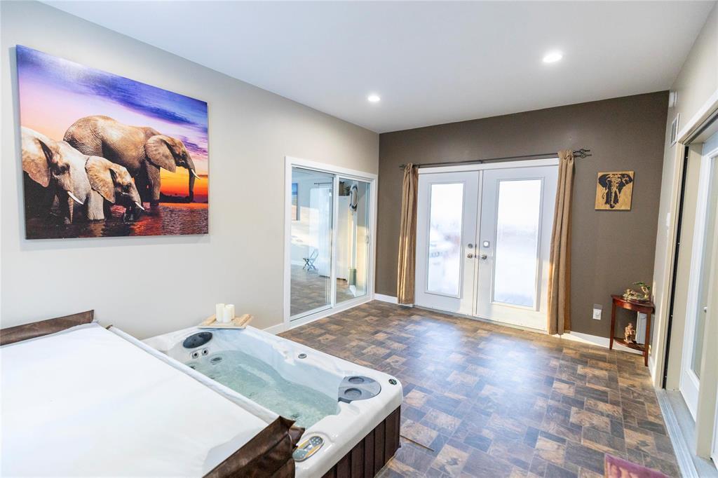 












42 COLLEEN Avenue

,
Gimli Rm,




Manitoba
R0C0C0

