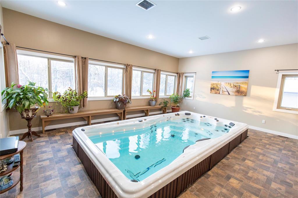 












42 COLLEEN Avenue

,
Gimli Rm,




Manitoba
R0C0C0

