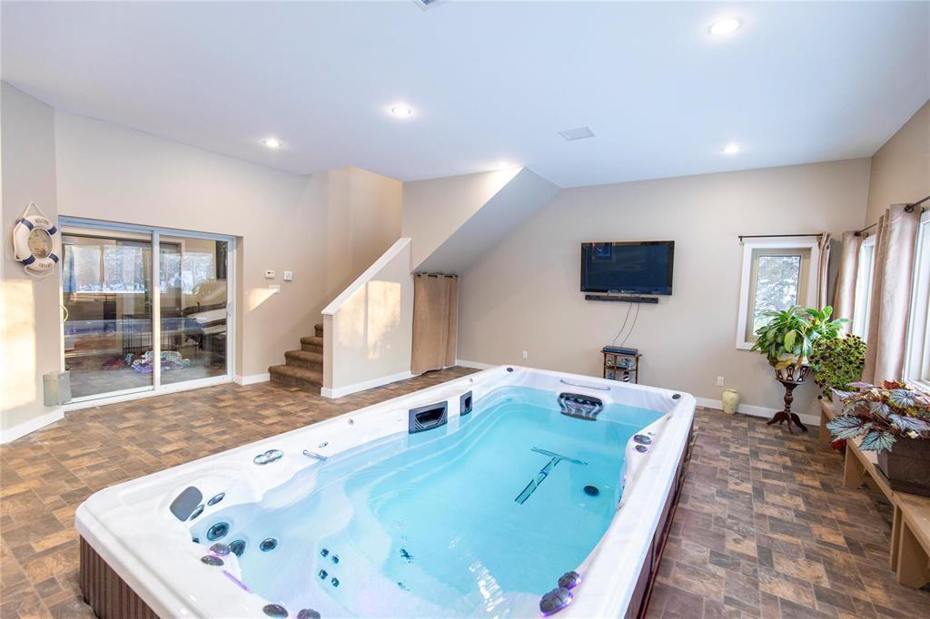 












42 COLLEEN Avenue

,
Gimli Rm,




Manitoba
R0C0C0


