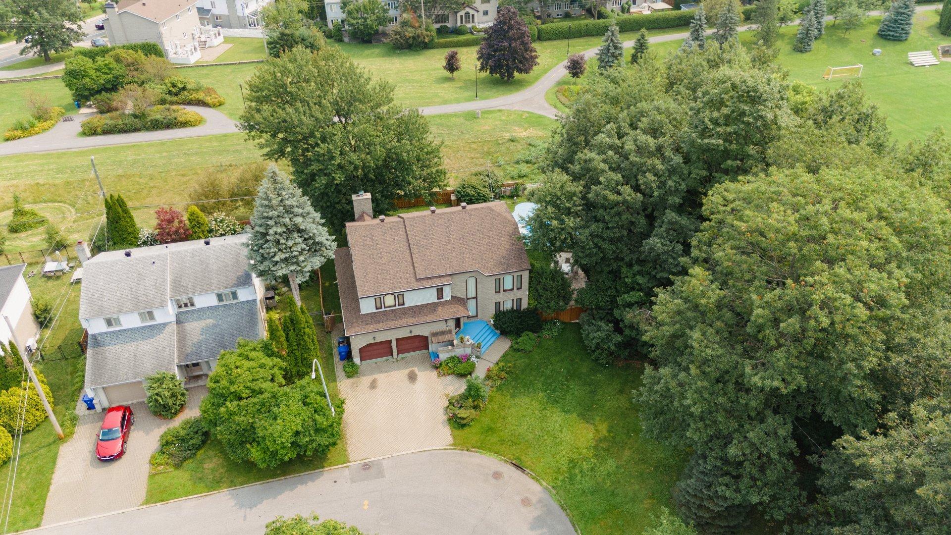 









8980


Crois. Roussin

,
Brossard,




QC
J4X2K3

