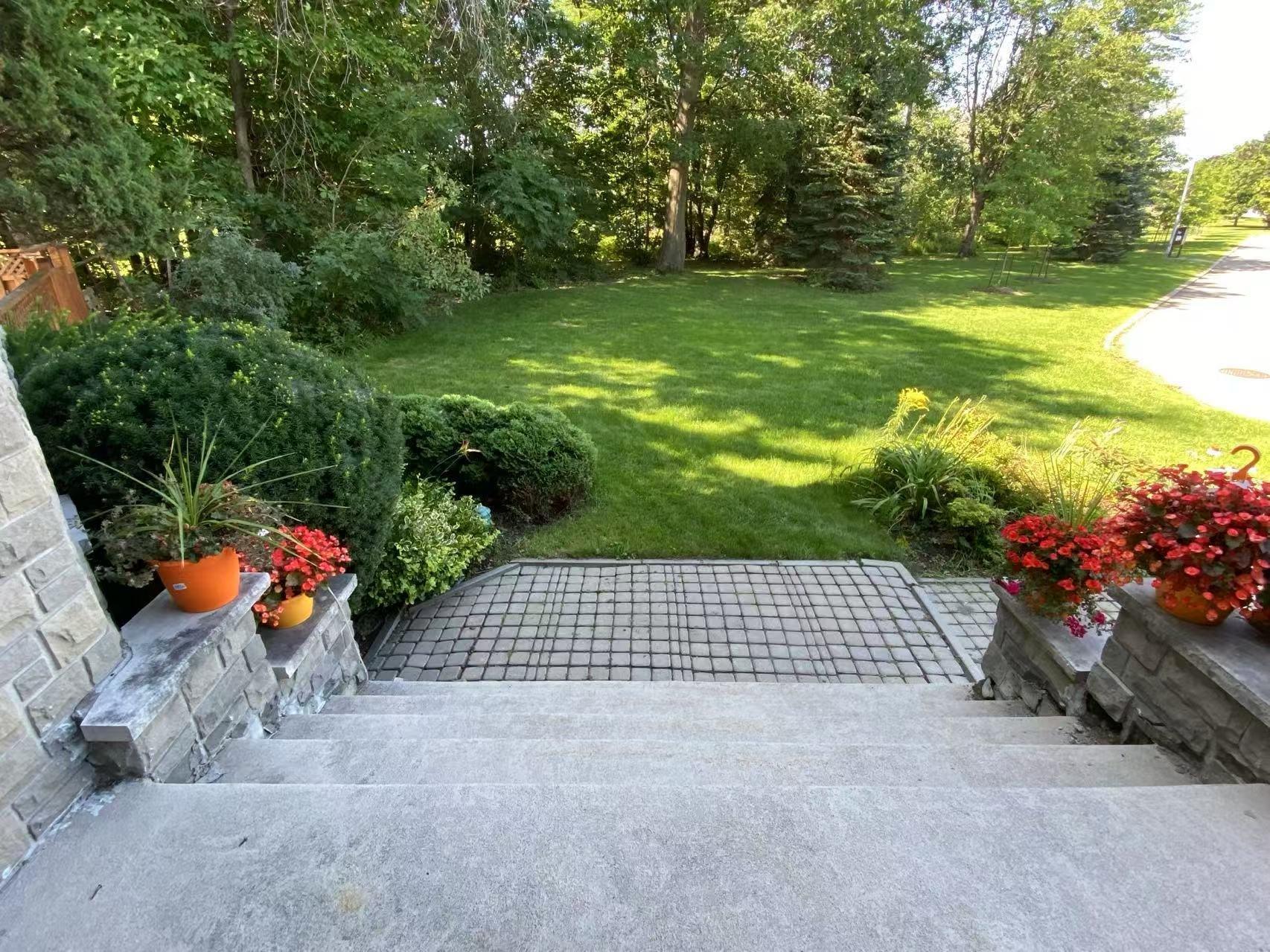 









8980


Crois. Roussin

,
Brossard,




QC
J4X2K3

