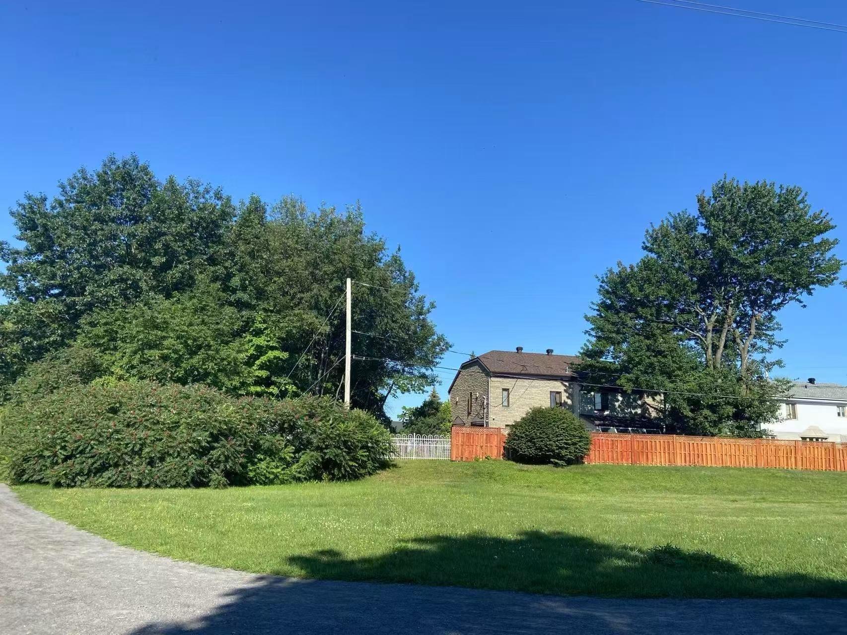 









8980


Crois. Roussin

,
Brossard,




QC
J4X2K3

