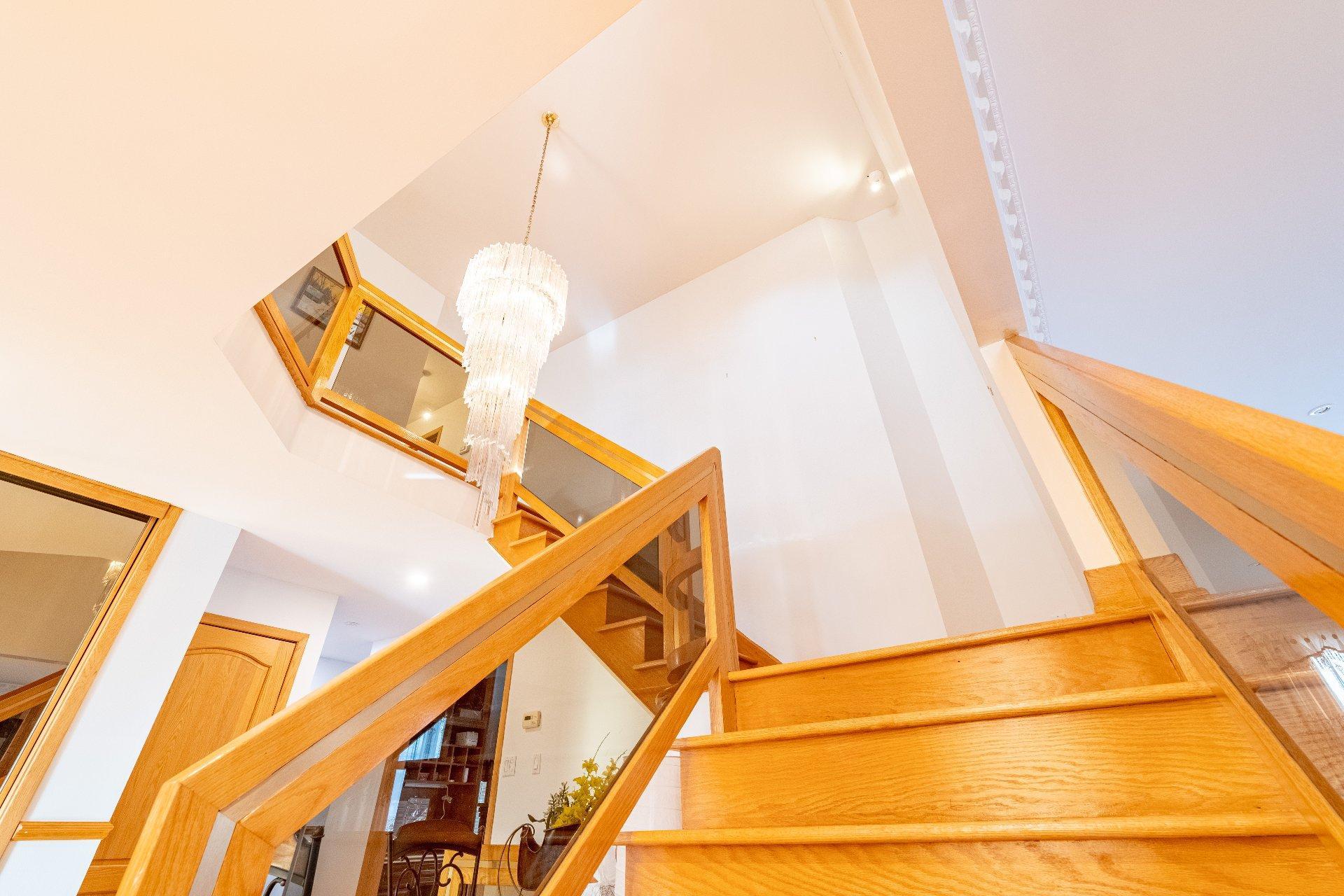









8980


Crois. Roussin

,
Brossard,




QC
J4X2K3

