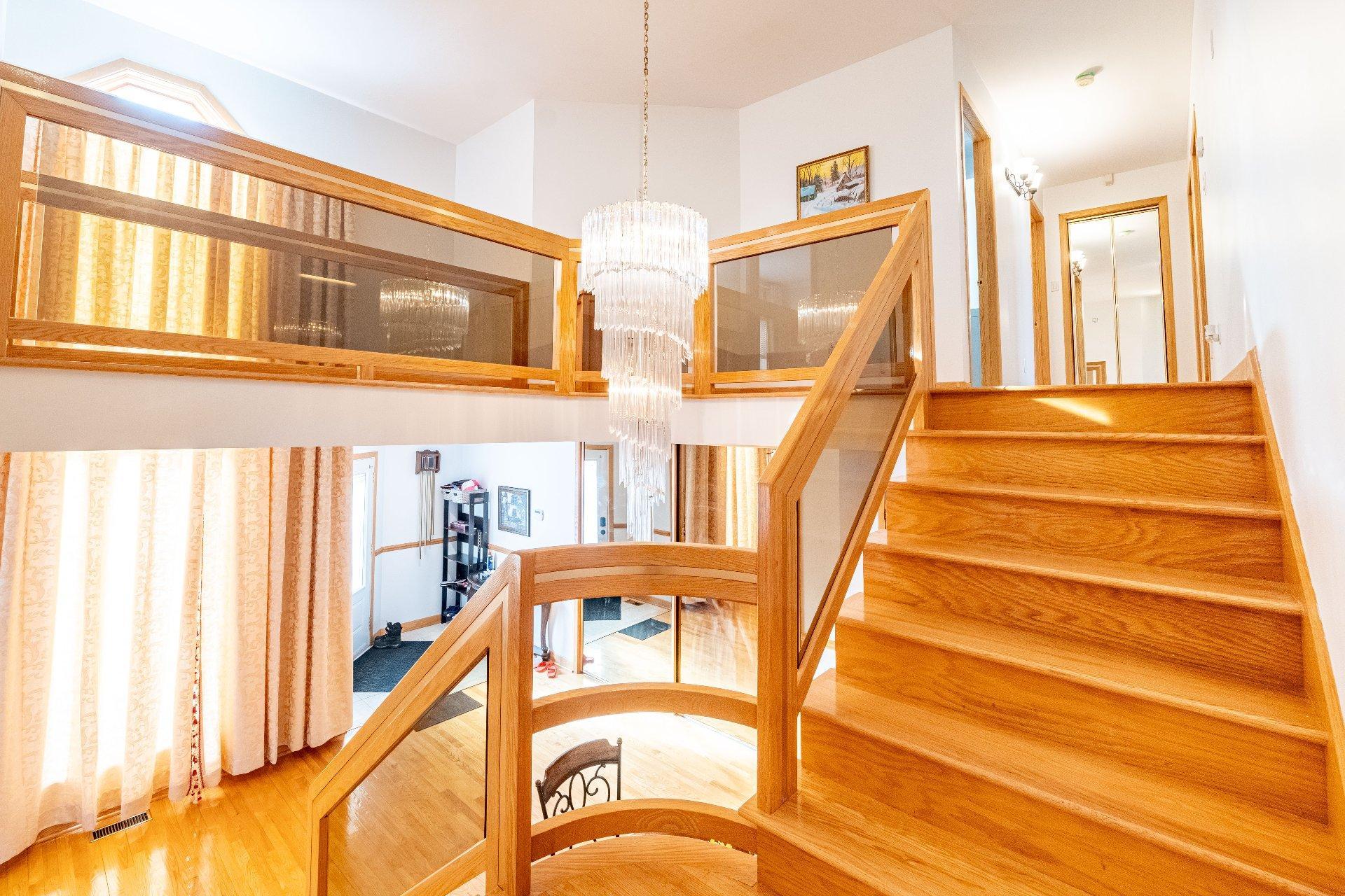 









8980


Crois. Roussin

,
Brossard,




QC
J4X2K3

