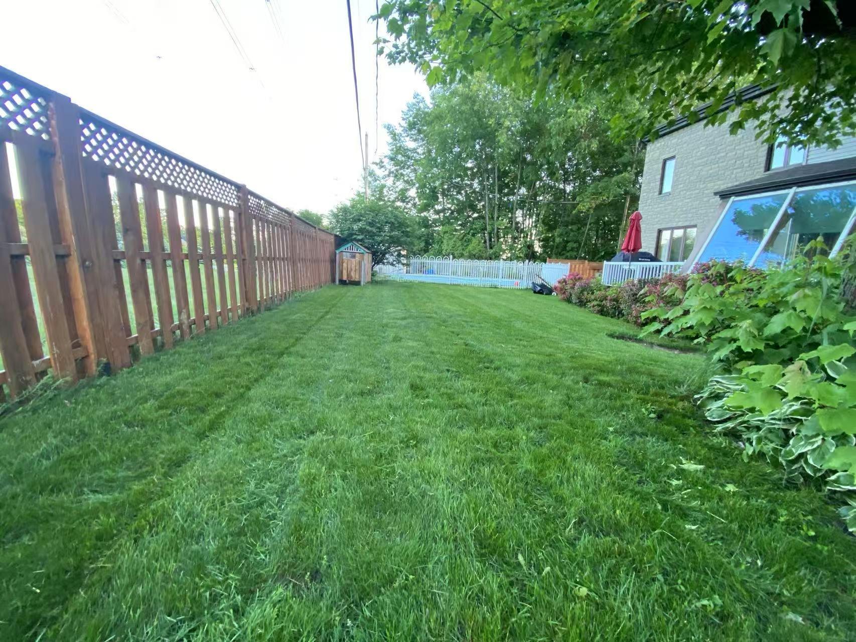 









8980


Crois. Roussin

,
Brossard,




QC
J4X2K3

