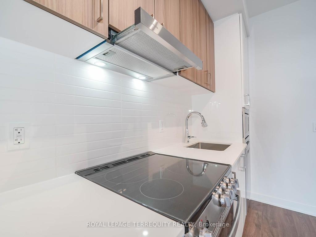 









50


Upper Mall

Way, 2712,
Vaughan,




ON
L4J 0L8

