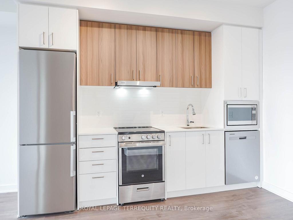 









50


Upper Mall

Way, 2712,
Vaughan,




ON
L4J 0L8

