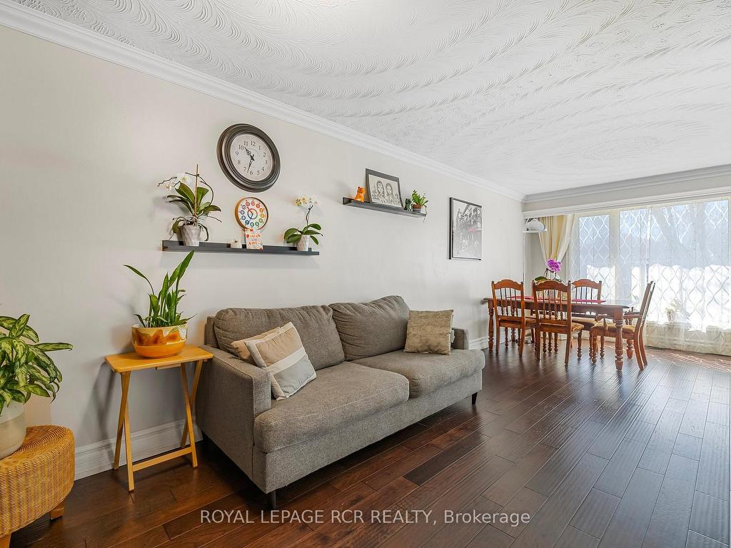 









187


Septonne

Avenue,
Newmarket,




ON
L3Y 2W5

