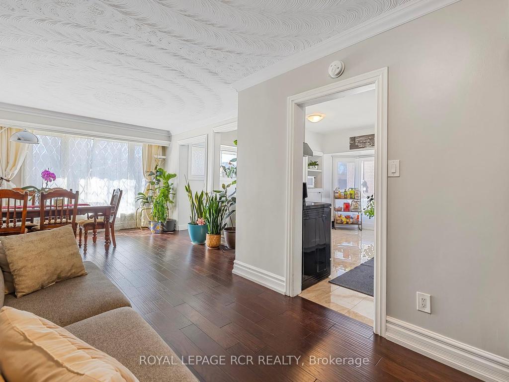 









187


Septonne

Avenue,
Newmarket,




ON
L3Y 2W5

