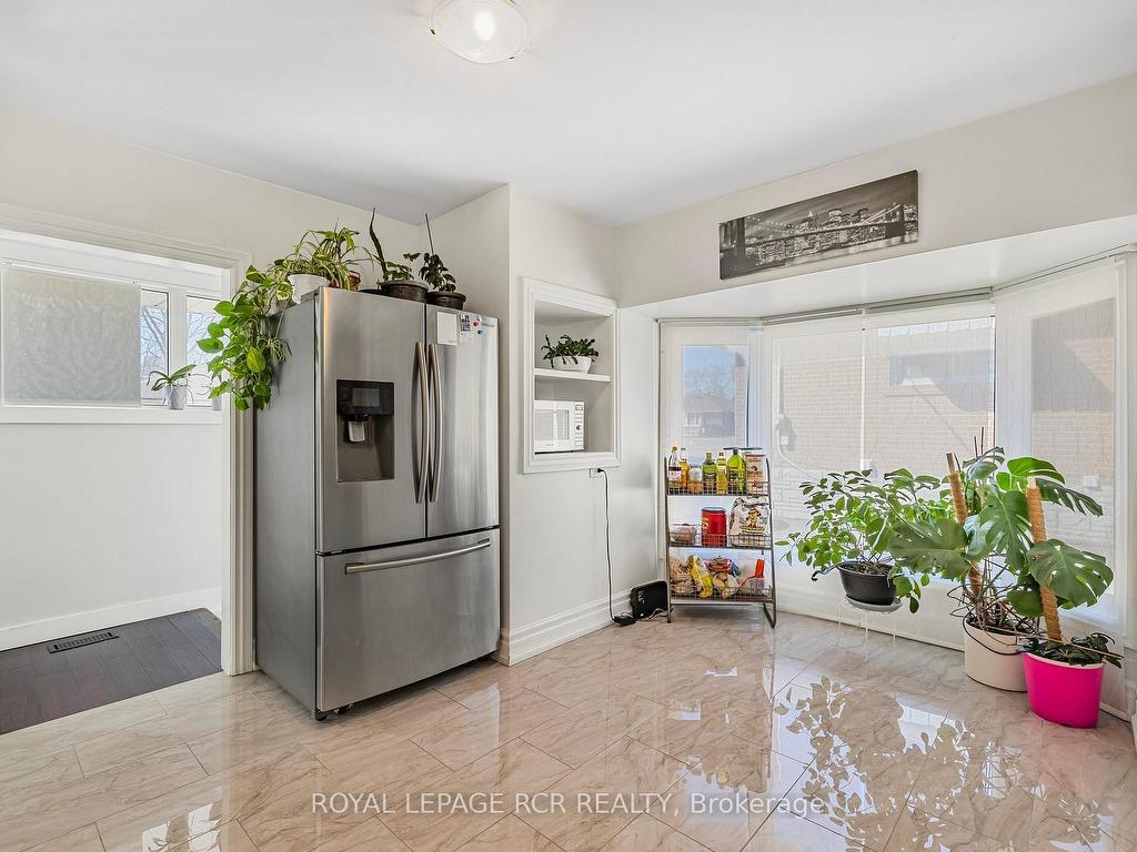 









187


Septonne

Avenue,
Newmarket,




ON
L3Y 2W5

