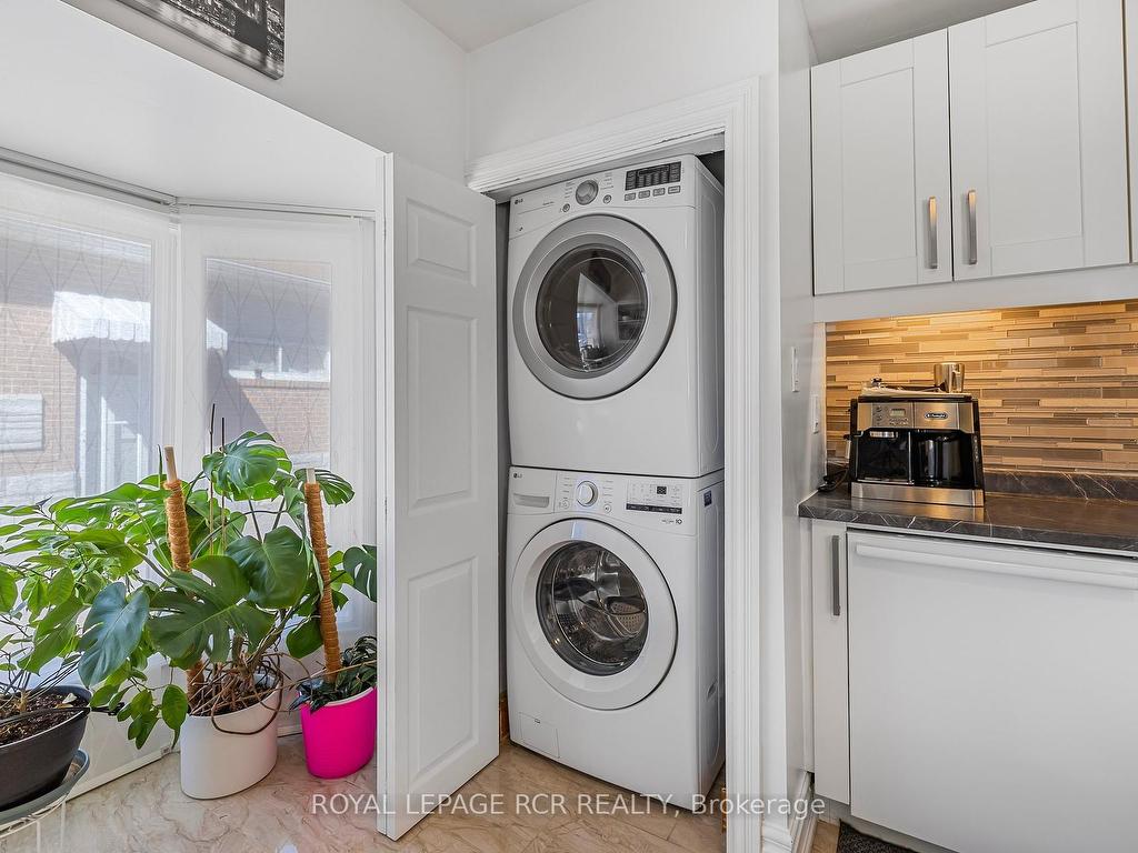 









187


Septonne

Avenue,
Newmarket,




ON
L3Y 2W5

