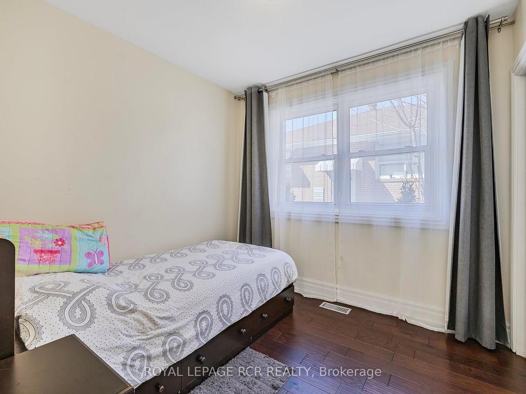 









187


Septonne

Avenue,
Newmarket,




ON
L3Y 2W5

