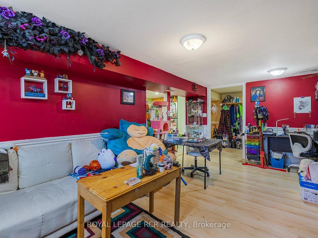 









187


Septonne

Avenue,
Newmarket,




ON
L3Y 2W5


