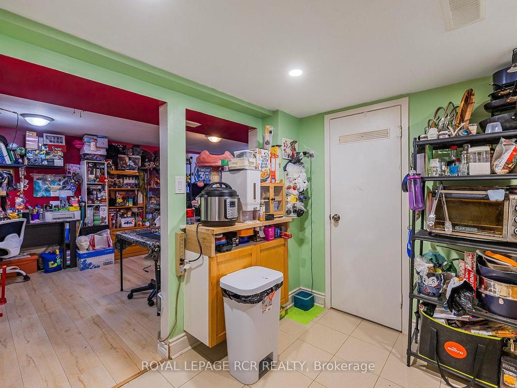 









187


Septonne

Avenue,
Newmarket,




ON
L3Y 2W5

