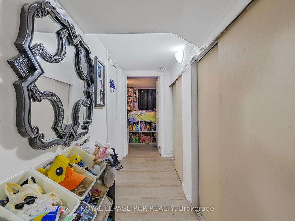 









187


Septonne

Avenue,
Newmarket,




ON
L3Y 2W5

