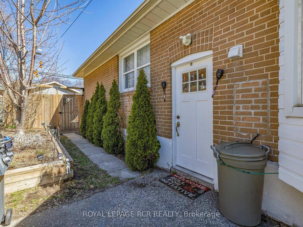 









187


Septonne

Avenue,
Newmarket,




ON
L3Y 2W5

