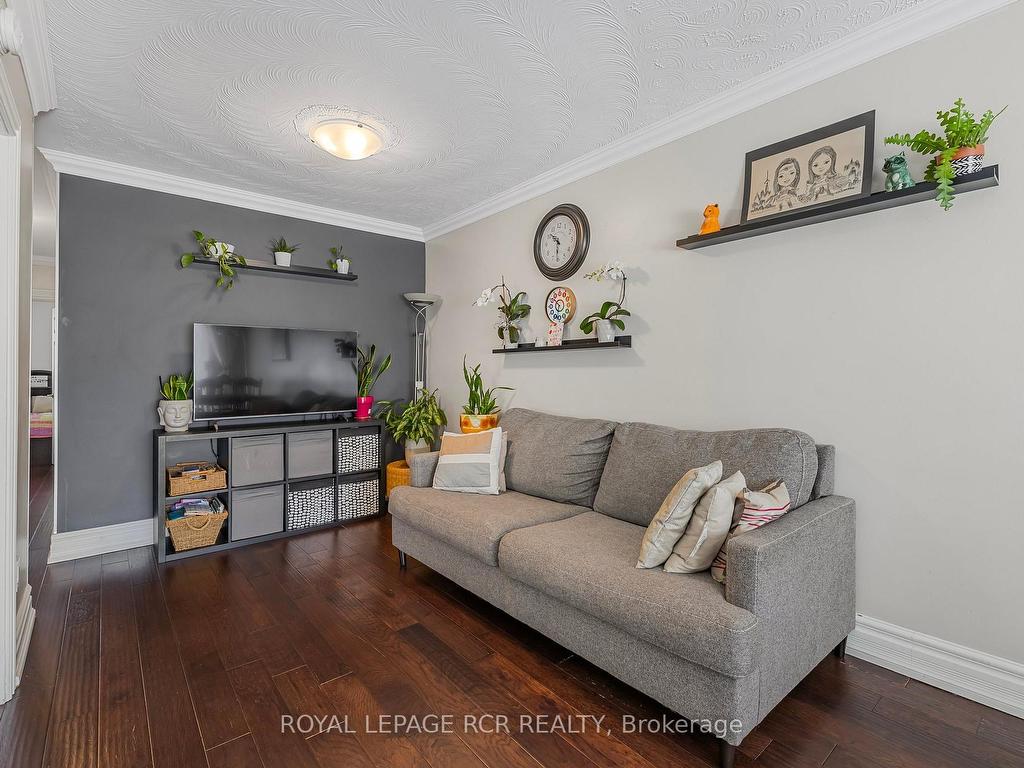 









187


Septonne

Avenue,
Newmarket,




ON
L3Y 2W5

