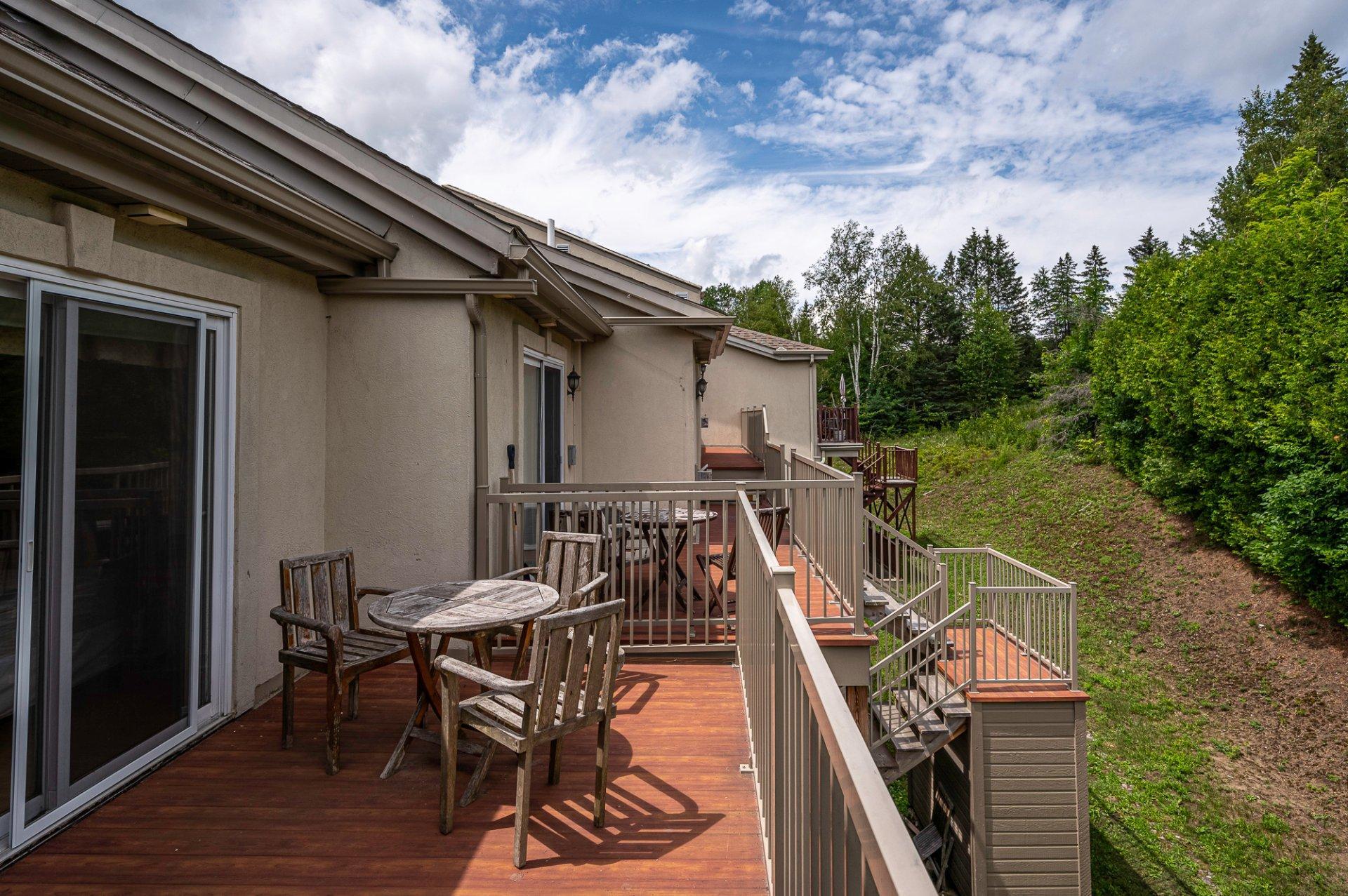 









570


Ch. des Frênes

, 3305,
Piedmont,




QC
J0R1K0

