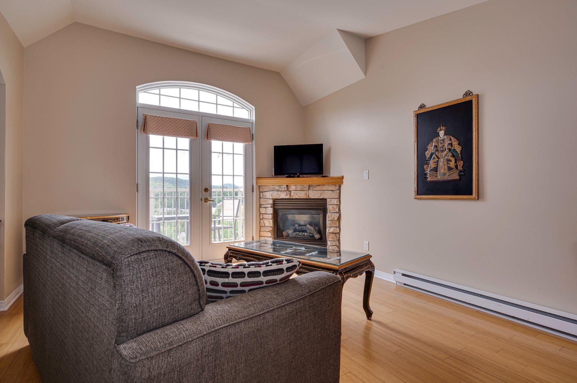 









570


Ch. des Frênes

, 3305,
Piedmont,




QC
J0R1K0

