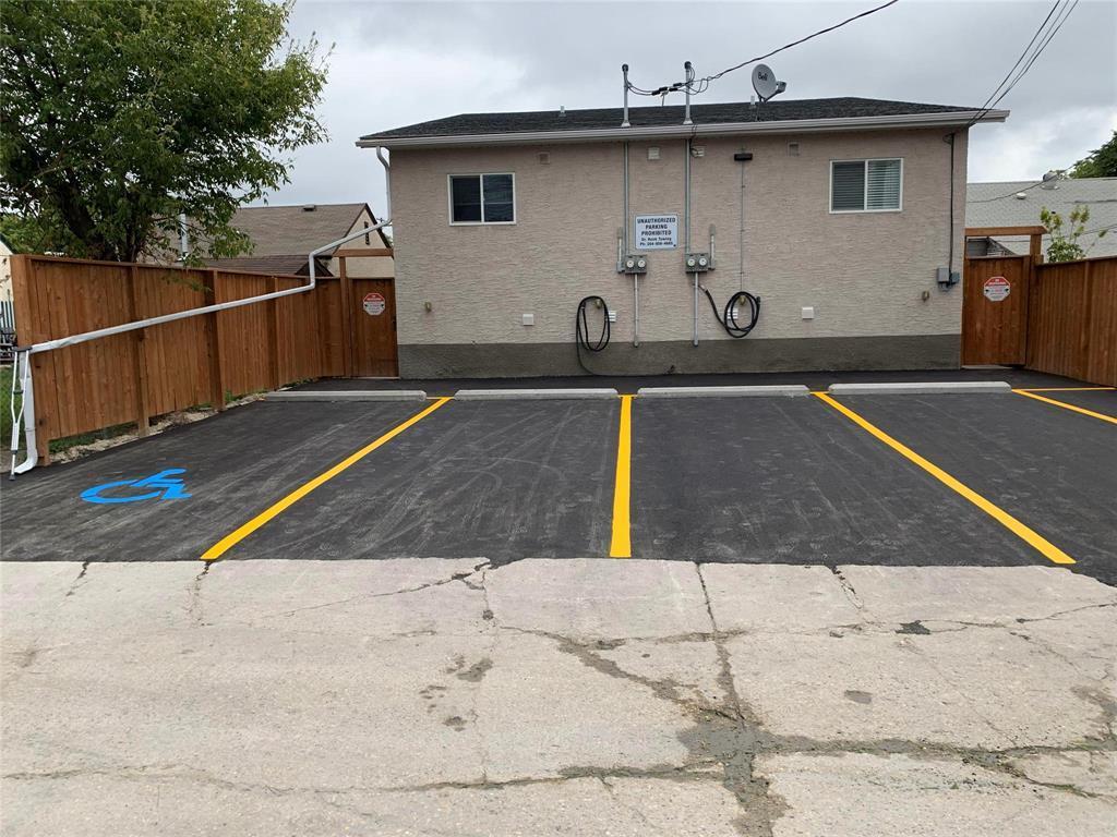 












1530 Logan Avenue

,
Winnipeg,




Manitoba
R3E1S3


