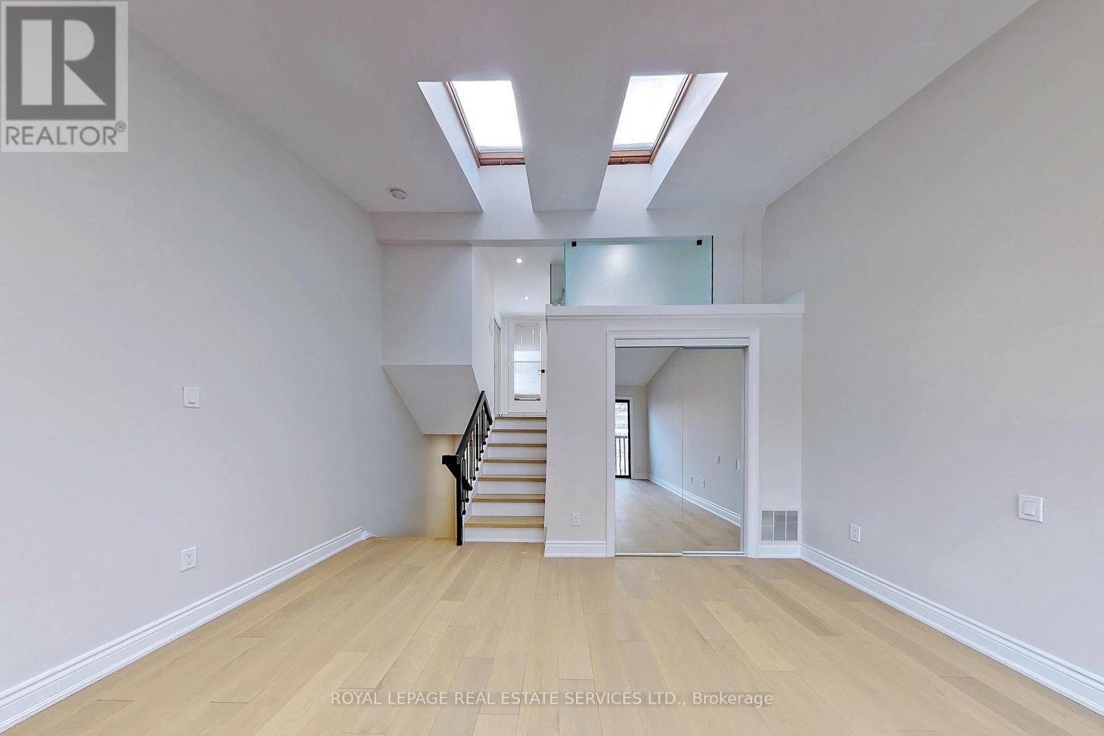 












26A DUNDONALD STREET

,
Toronto,




Ontario
M4Y1K2

