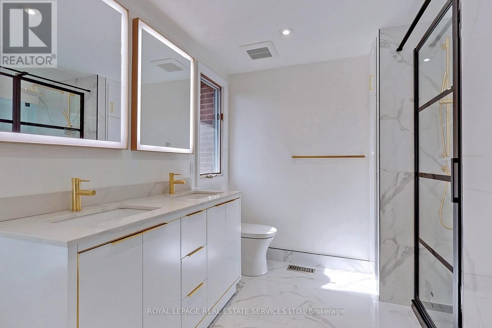 












26A DUNDONALD STREET

,
Toronto,




Ontario
M4Y1K2

