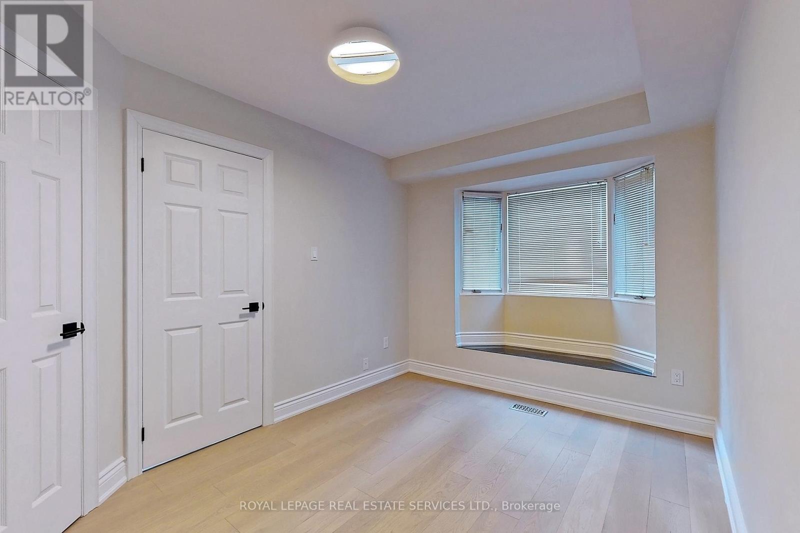 












26A DUNDONALD STREET

,
Toronto,




Ontario
M4Y1K2

