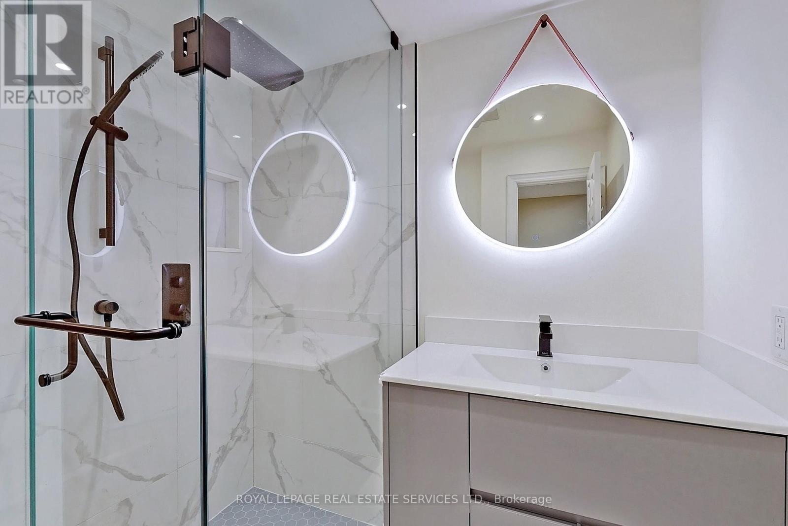 












26A DUNDONALD STREET

,
Toronto,




Ontario
M4Y1K2

