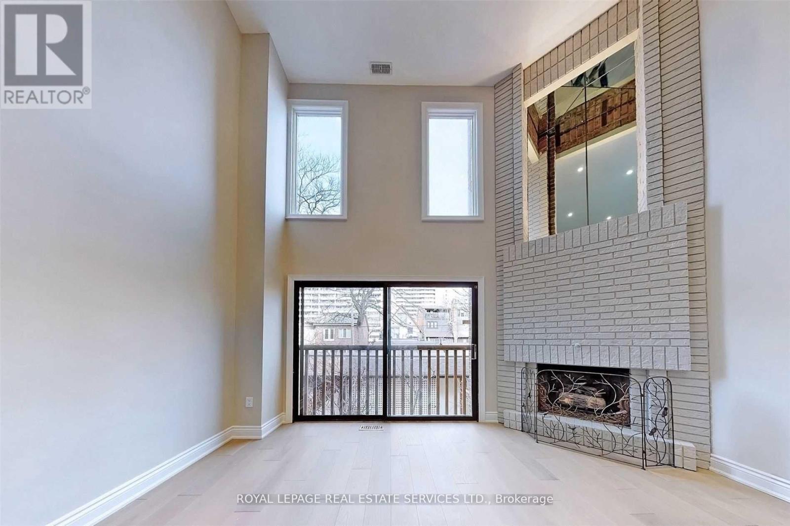 












26A DUNDONALD STREET

,
Toronto,




Ontario
M4Y1K2


