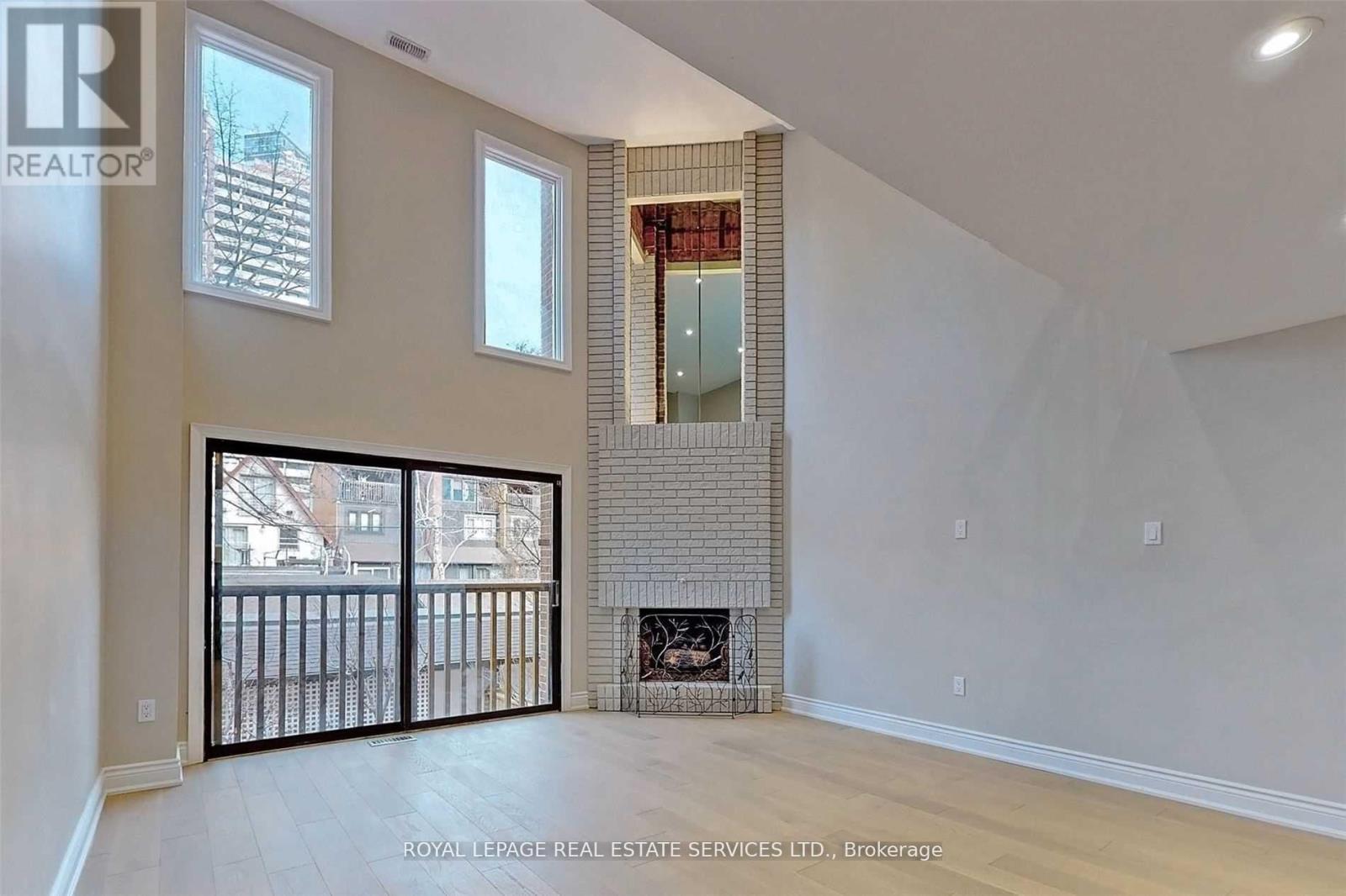 












26A DUNDONALD STREET

,
Toronto,




Ontario
M4Y1K2

